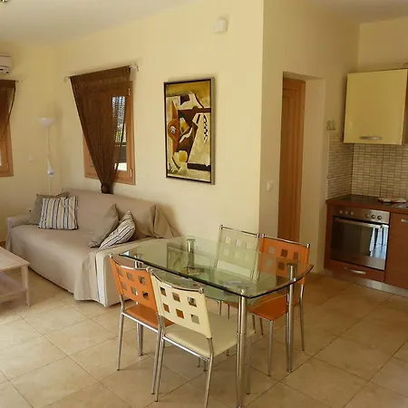 Dolce East Ferienhaus Svoronata